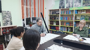 ДЛЯ МАТЕРЕЙ И ЖЕН Участников СВО в клубе «Добрые встречи» прозвучало песнопение «Многая лета»